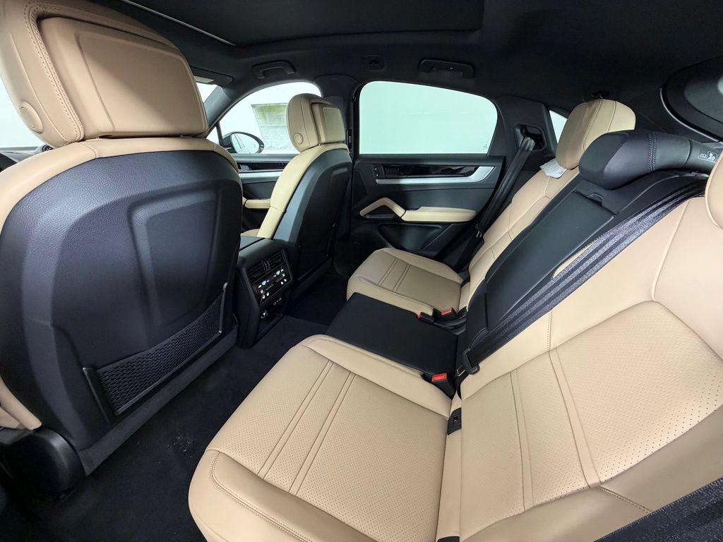 Used 2026 Porsche Cayenne S AWD/4WD image 42