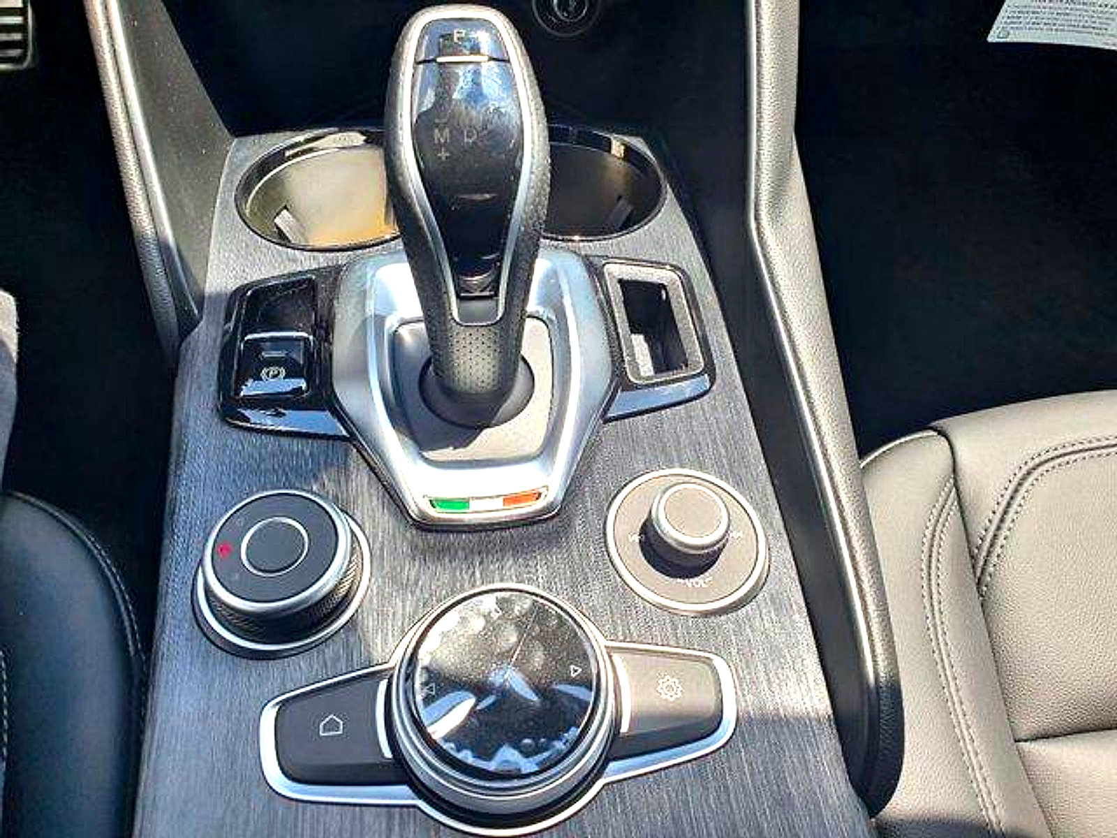 New 2024 Alfa Romeo Giulia Sprint RWD image 16
