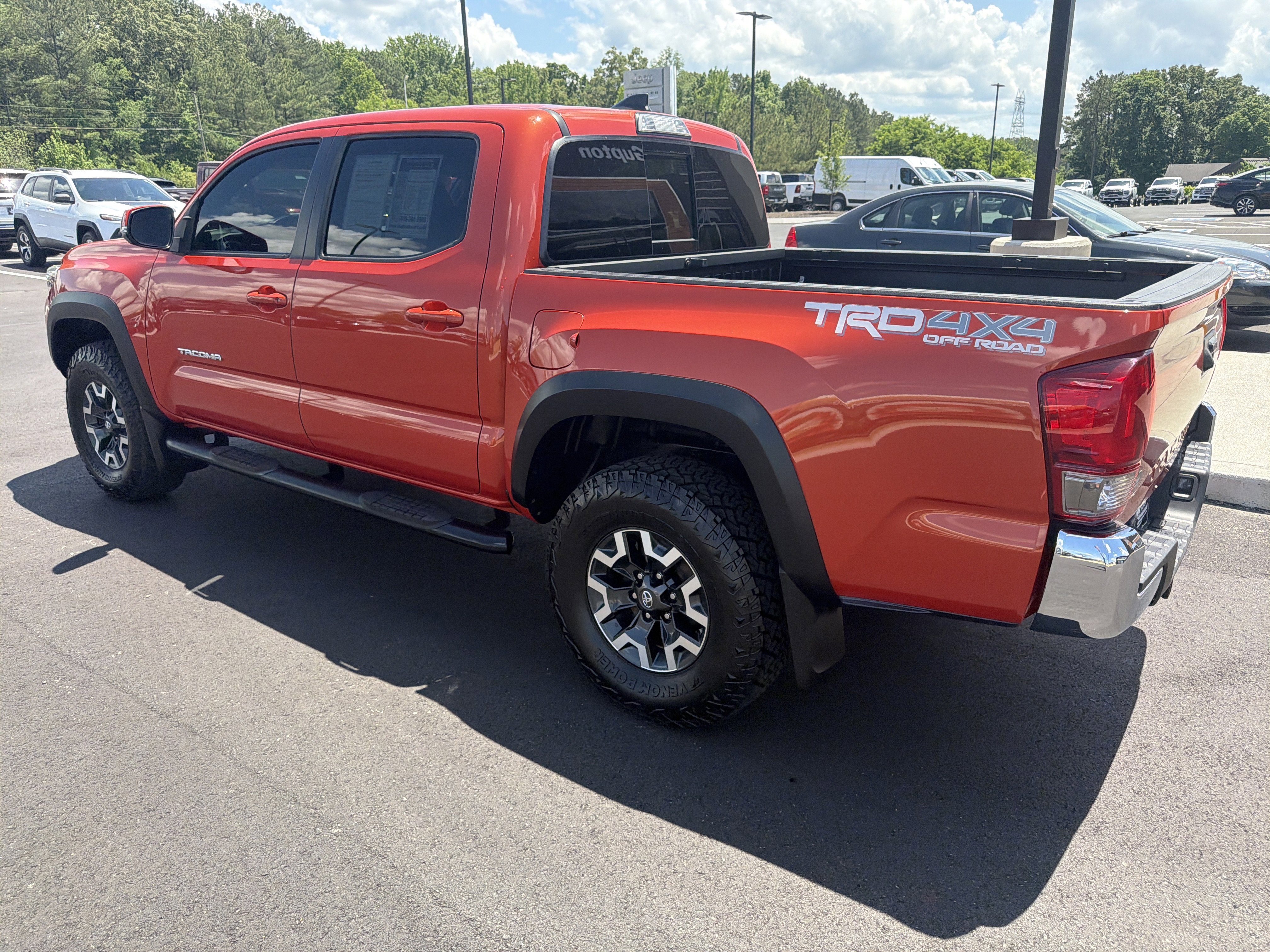 Used 2017 Toyota Tacoma TRD Off-Road w/ Tow Package (A/T) AWD/4WD image 16
