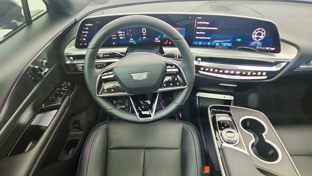 Used 2025 Cadillac Lyriq Sport AWD/4WD image 38