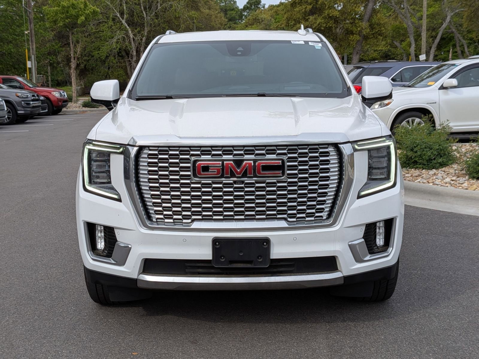Used 2023 GMC Yukon Denali AWD/4WD image 8