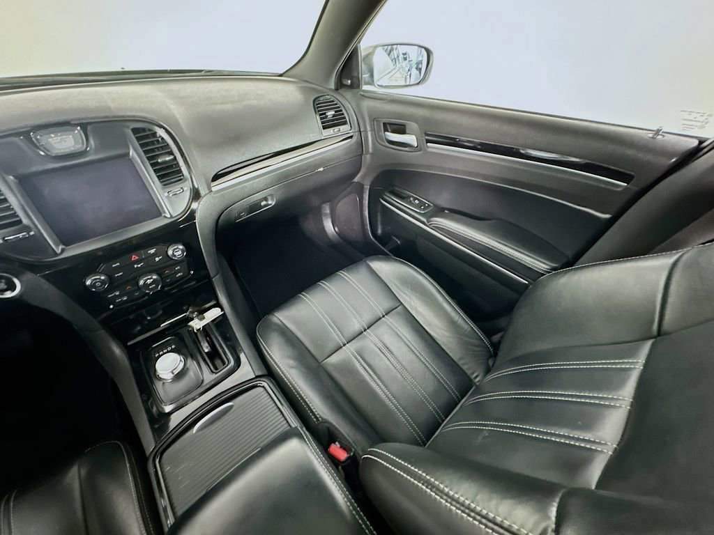 Used 2023 Chrysler 300 S RWD image 11