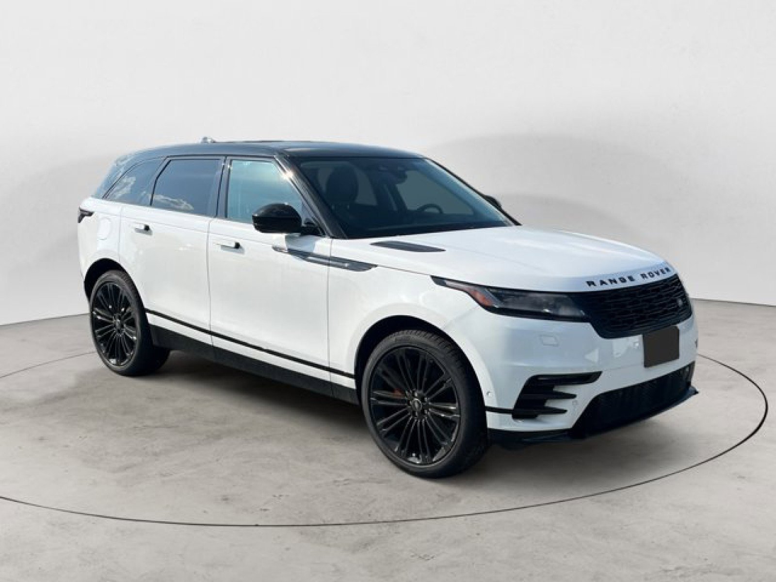 New 2025 Land Rover Range Rover Velar Dynamic SE image 2