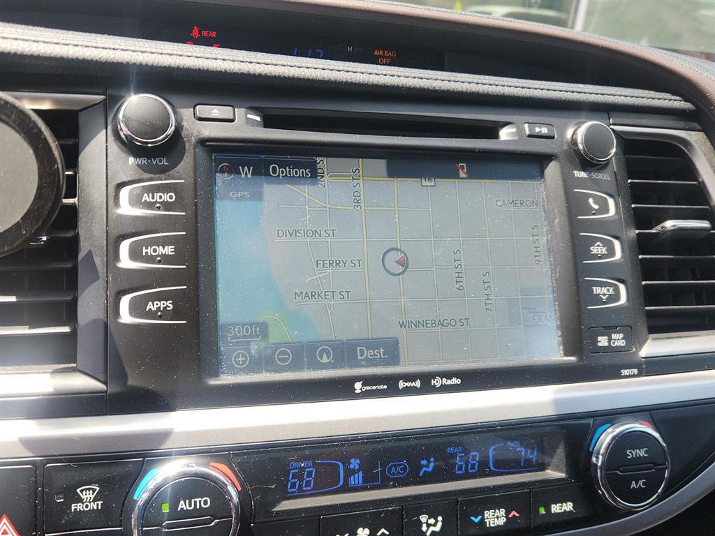 Used 2017 Toyota Highlander XLE w/ Carpet Mat Package AWD/4WD image 22