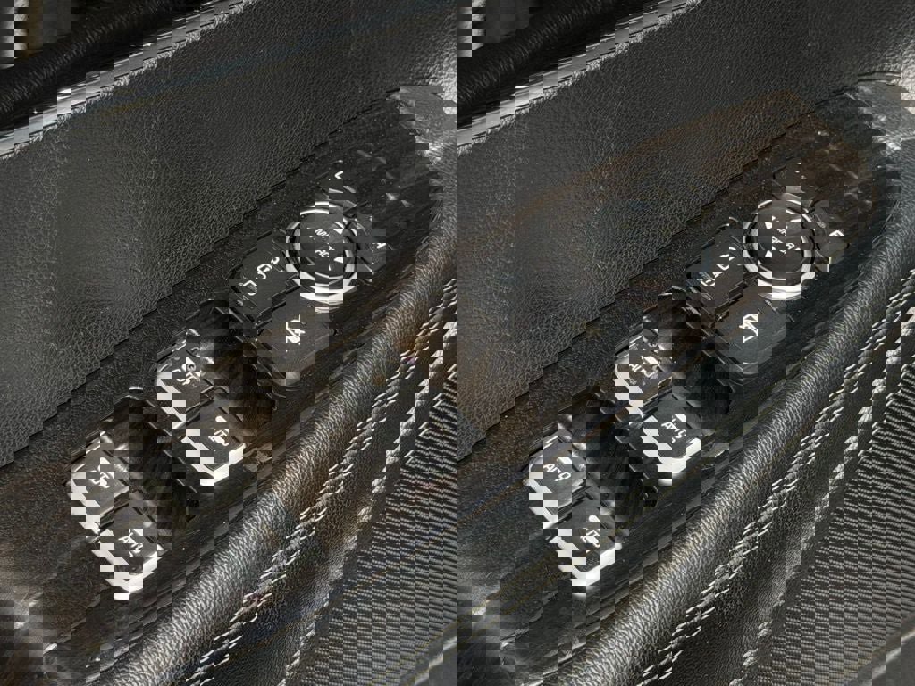 Used 2020 Kia Sorento LX w/ LX I4 Convenience Package image 24