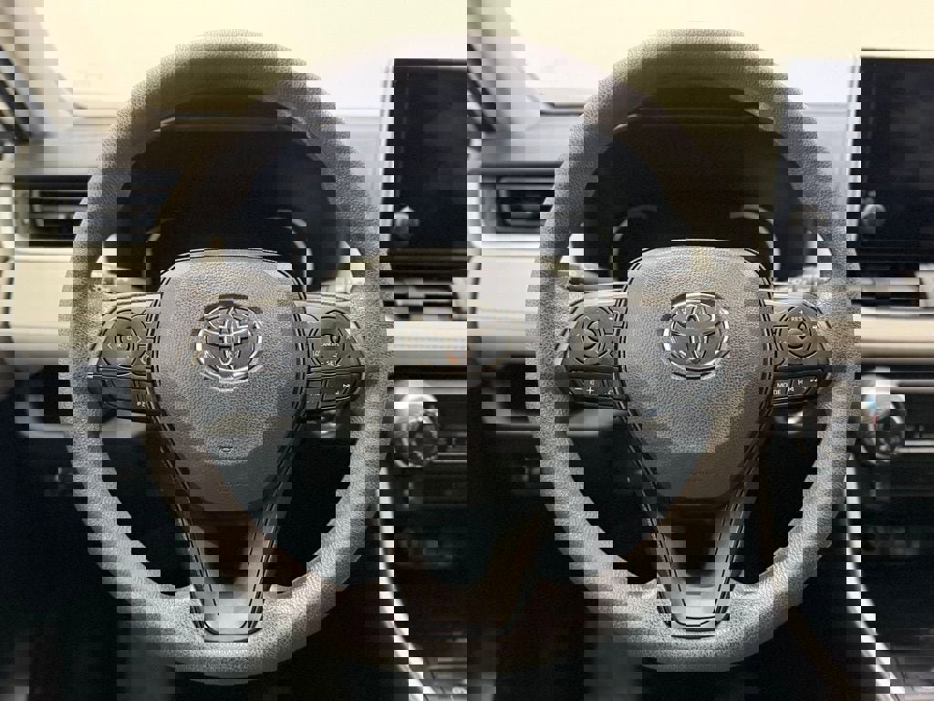 Used 2024 Toyota RAV4 XLE image 12