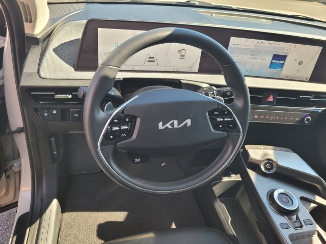 Used 2024 Kia EV6 Light RWD image 30