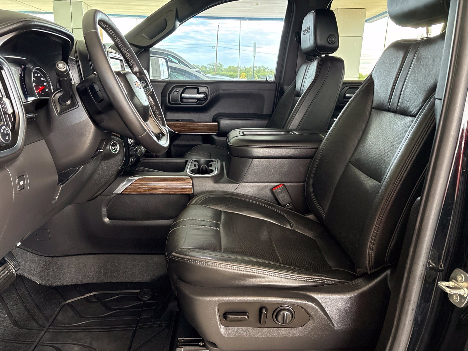 Used 2020 Chevrolet Silverado 1500 High Country w/ Technology Package AWD/4WD image 17