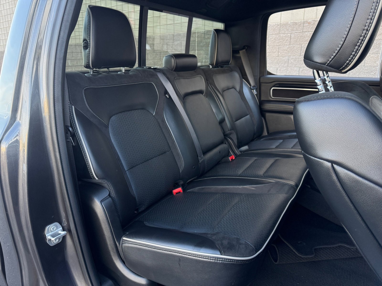 Used 2020 RAM 1500 Laramie image 18