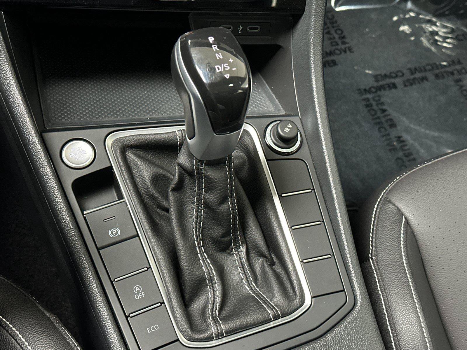 Used 2023 Volkswagen Jetta SE w/ Panoramic Sunroof Package FWD image 19