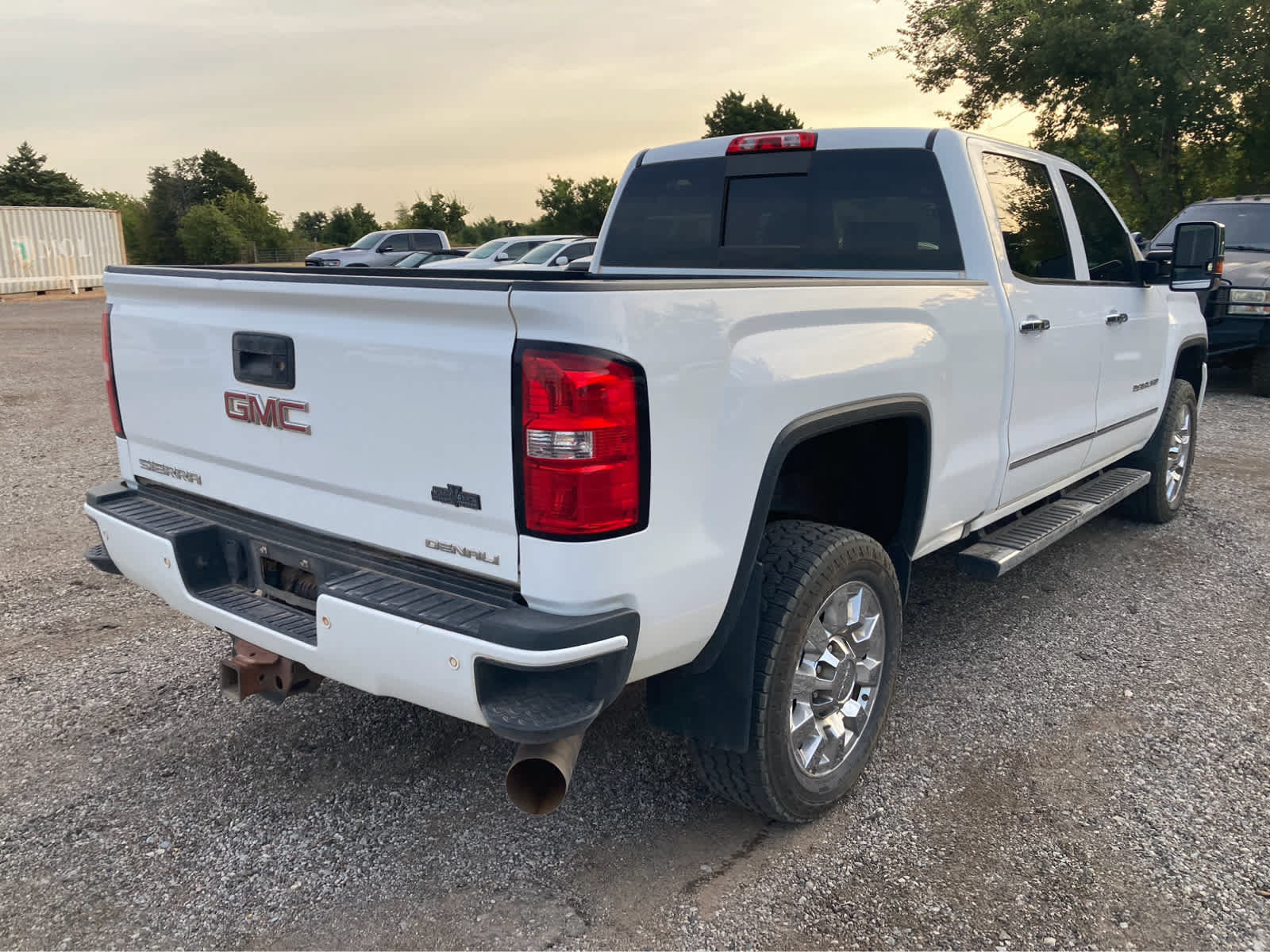Used 2016 GMC Sierra 2500 Denali w/ Duramax Plus Package AWD/4WD image 7