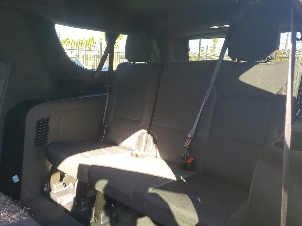 Used 2023 Chevrolet Suburban LS image 14