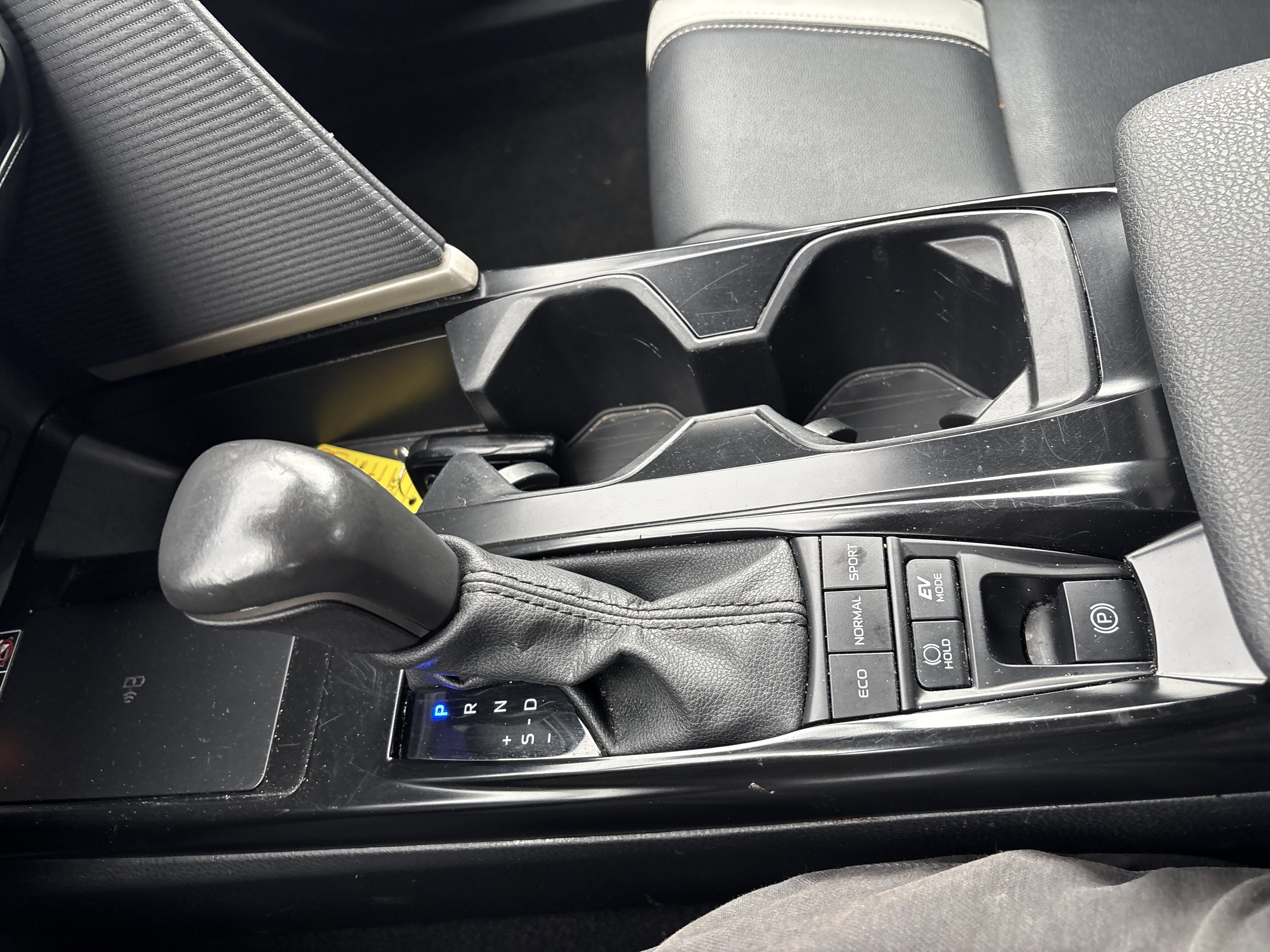 Used 2025 Toyota Camry SE FWD image 24