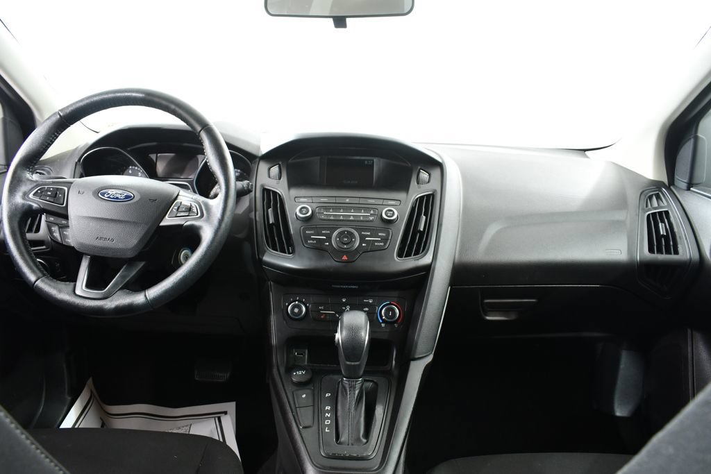 Used 2018 Ford Focus SE w/ Cold Weather Package FWD image 7