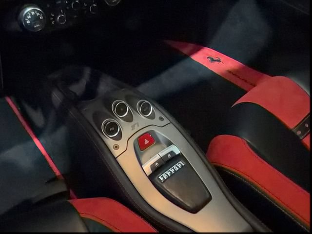 Used 2014 Ferrari 458 Italia Coupe RWD image 19