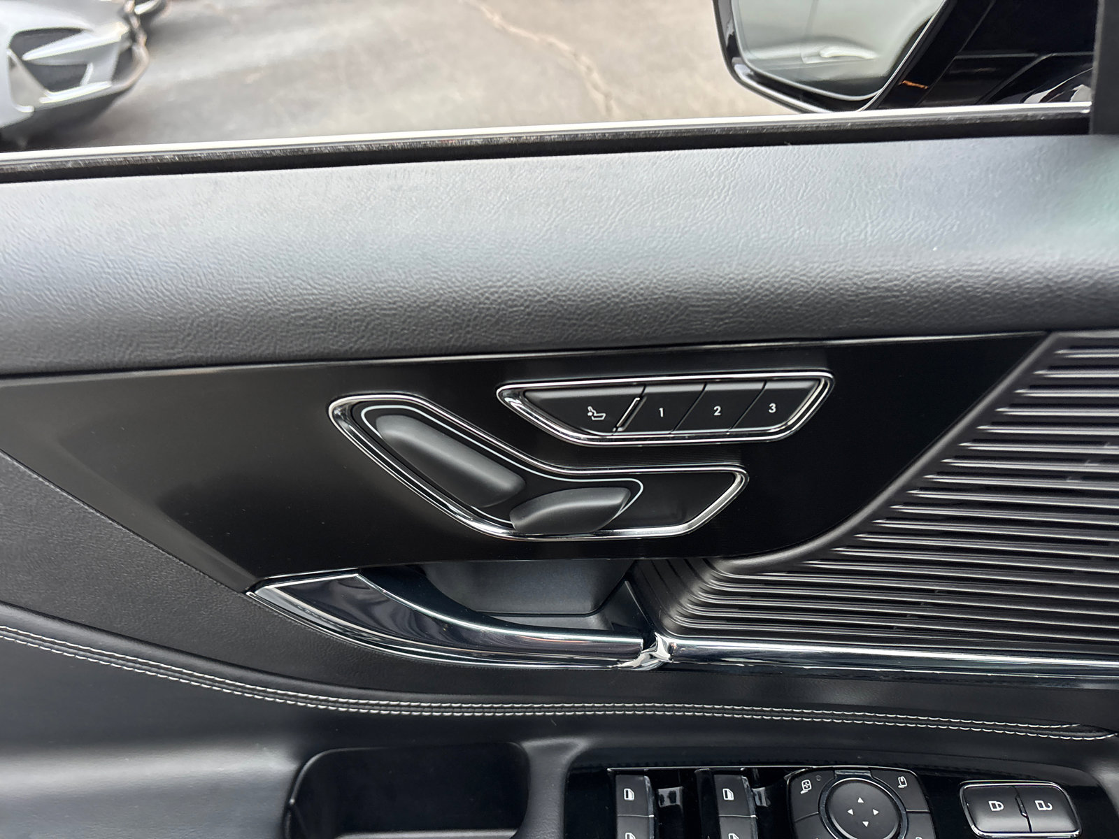 Certified 2022 Lincoln Corsair Reserve w/ Elements Package image 12