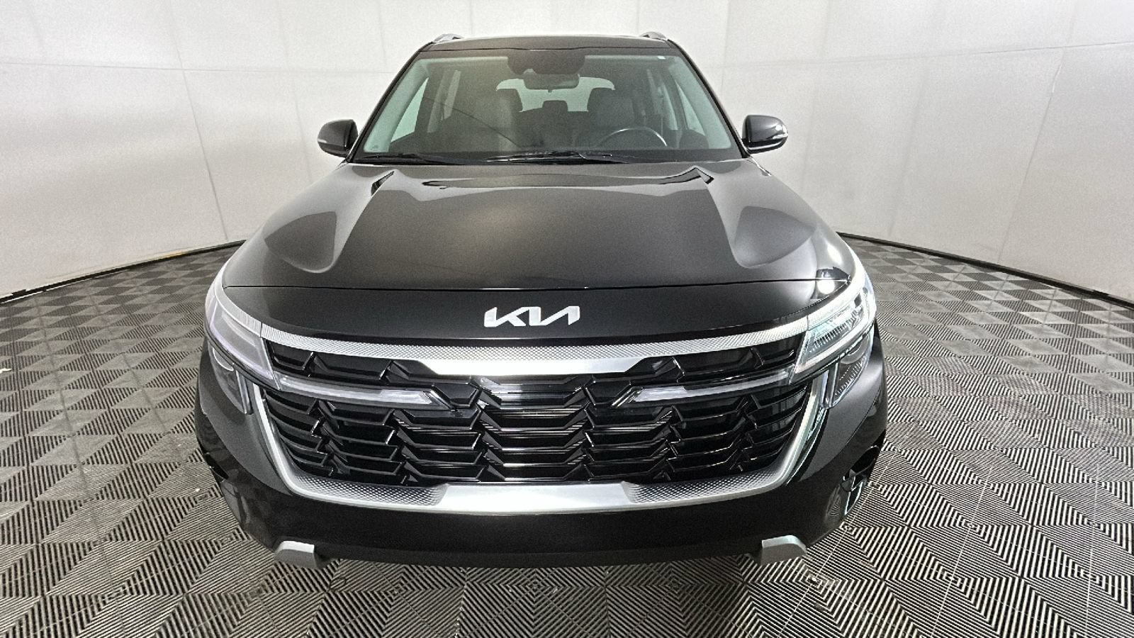 Used 2024 Kia Seltos EX AWD/4WD image 9