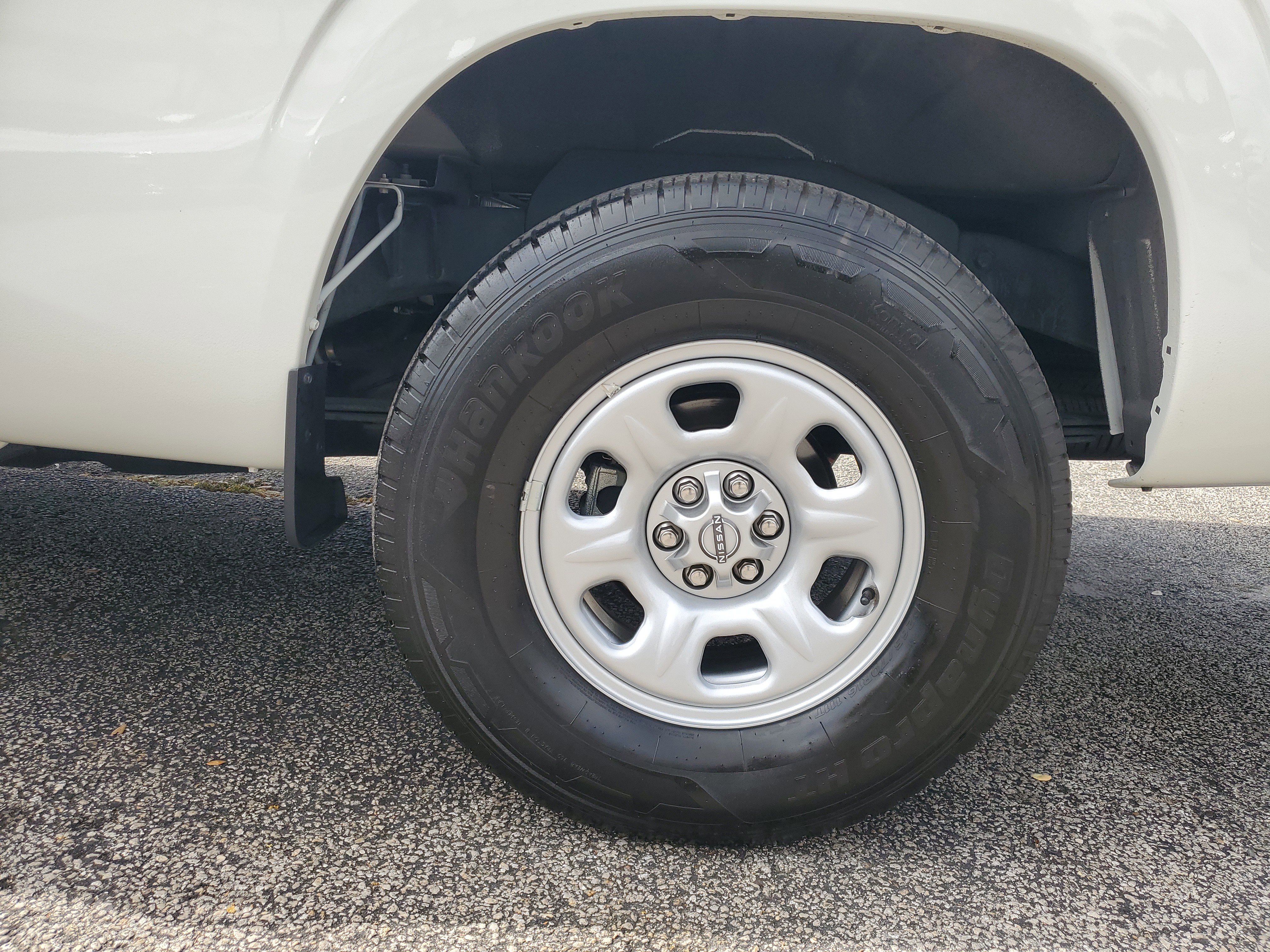 Certified 2024 Nissan Frontier S image 26