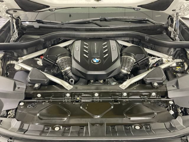 Used 2020 BMW X7 M50i w/ Dynamic Handling Package AWD/4WD image 36