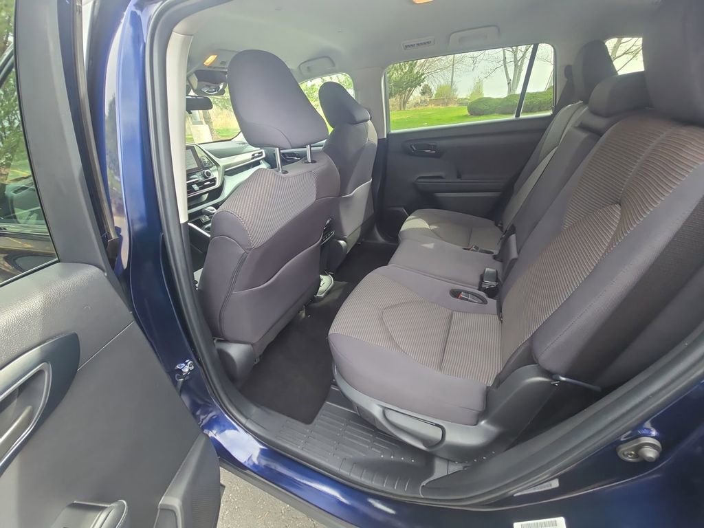 Used 2024 Toyota Highlander LE image 40