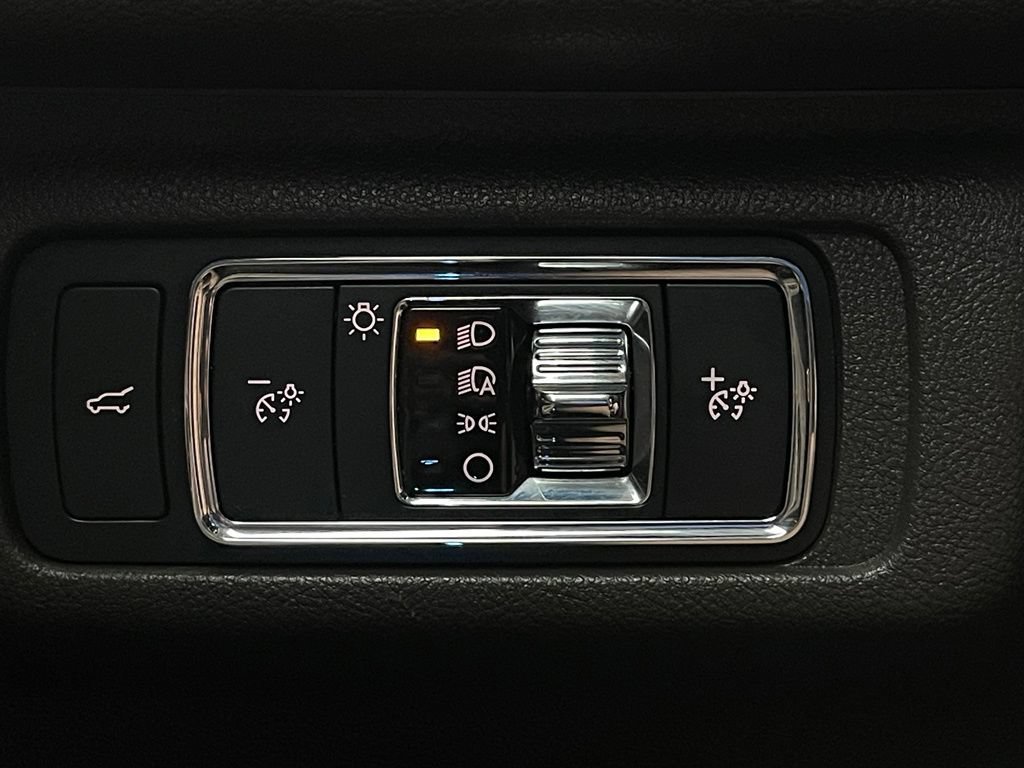 Used 2022 Lincoln Corsair Reserve w/ Equipment Group 201A FWD image 24