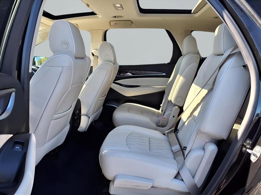 Used 2022 Buick Enclave Avenir w/ Avenir Technology Package image 28