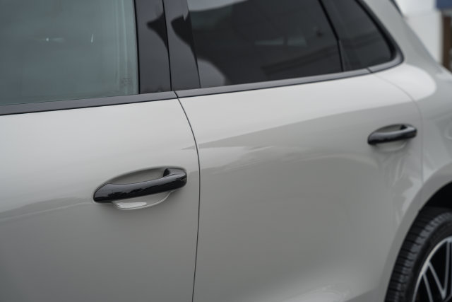 Used 2022 Porsche Macan AWD/4WD image 15