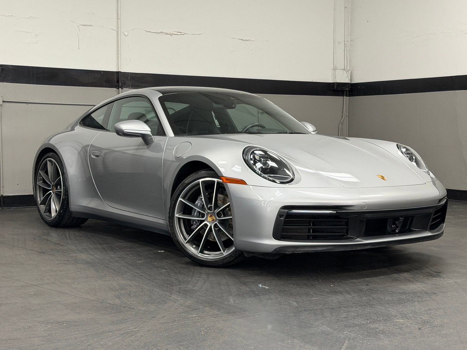 Used 2023 Porsche 911 Carrera w/ Premium Package image 2