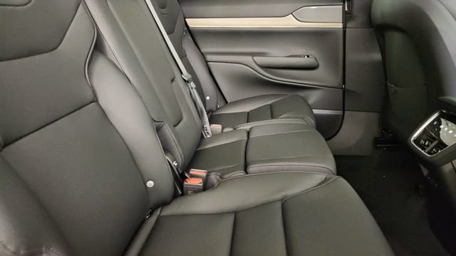 New 2026 Volvo EX90 Plus RWD image 34