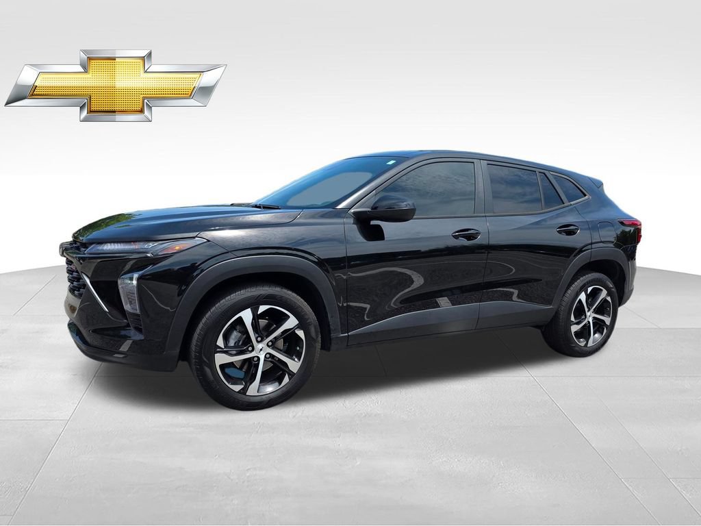 Used 2024 Chevrolet Trax RS FWD image 2