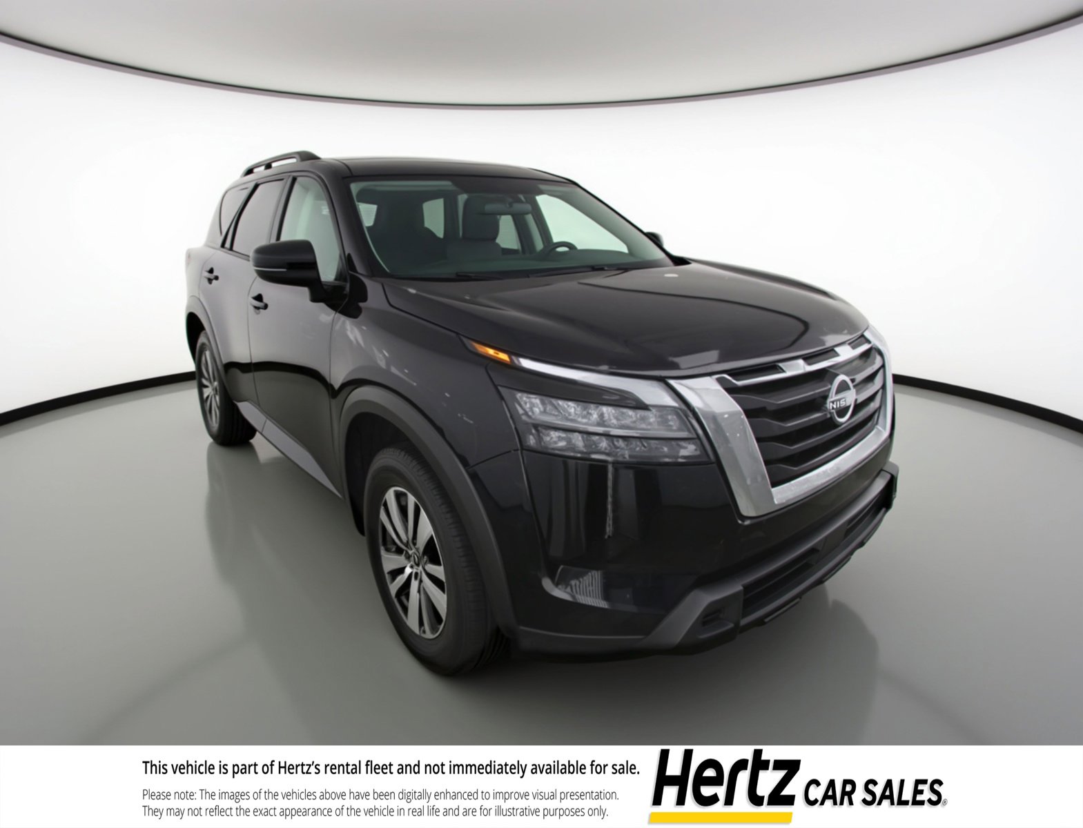 Used 2025 Nissan Pathfinder SV image 1