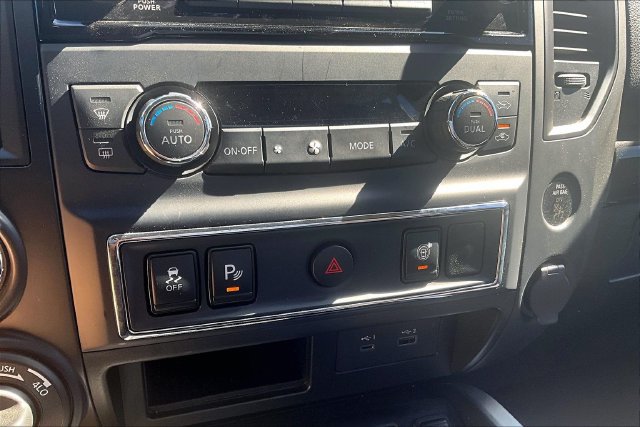 Used 2024 Nissan Titan SV w/ SV Convenience Package AWD/4WD image 16