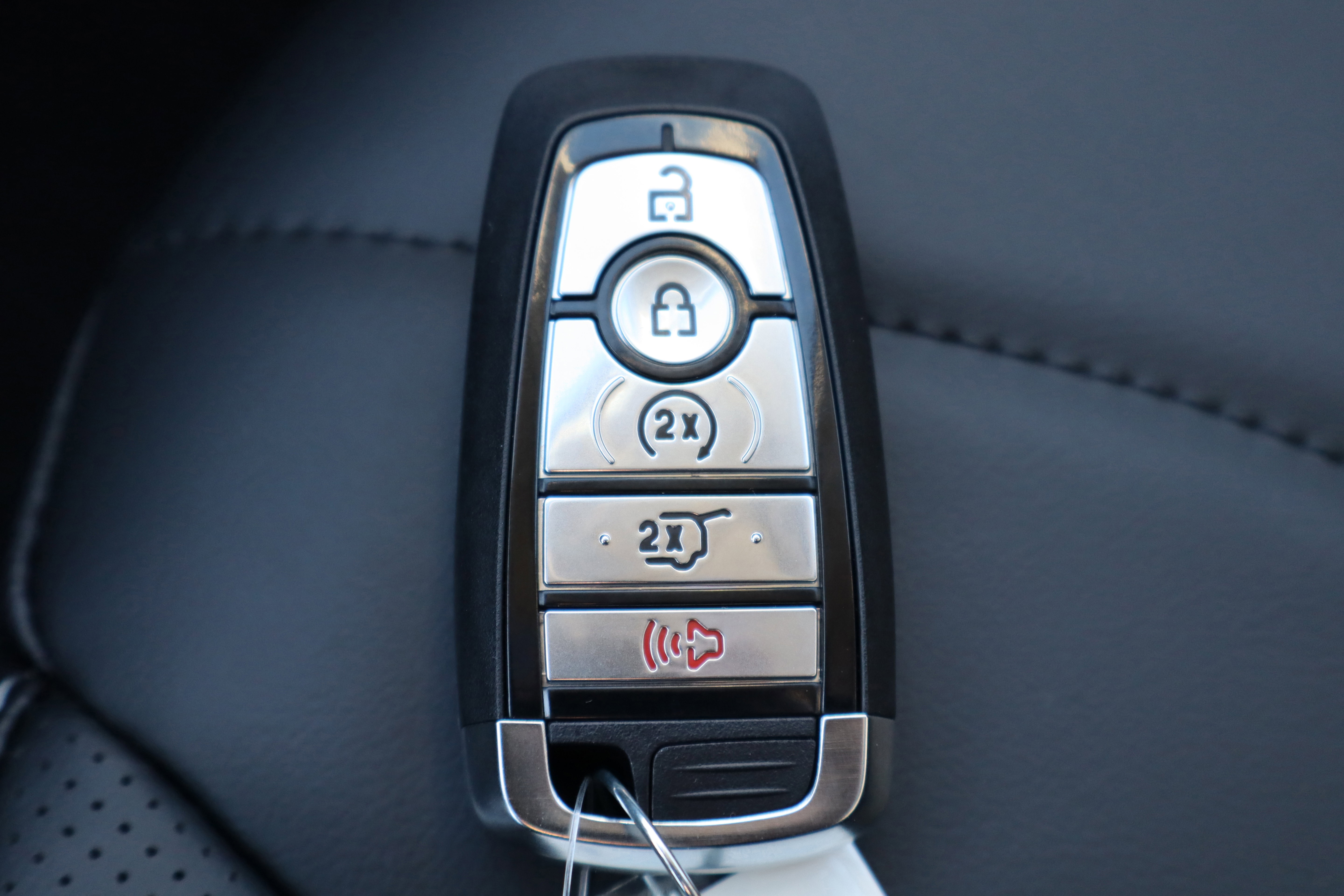 New 2025 Ford Escape SE w/ PHEV Premium Package image 33