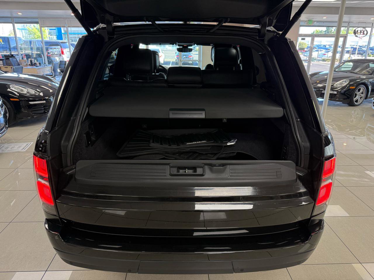 Used 2018 Land Rover Range Rover HSE AWD/4WD image 29