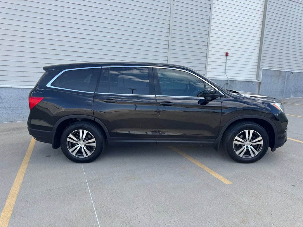 Used 2017 Honda Pilot EX-L image 2