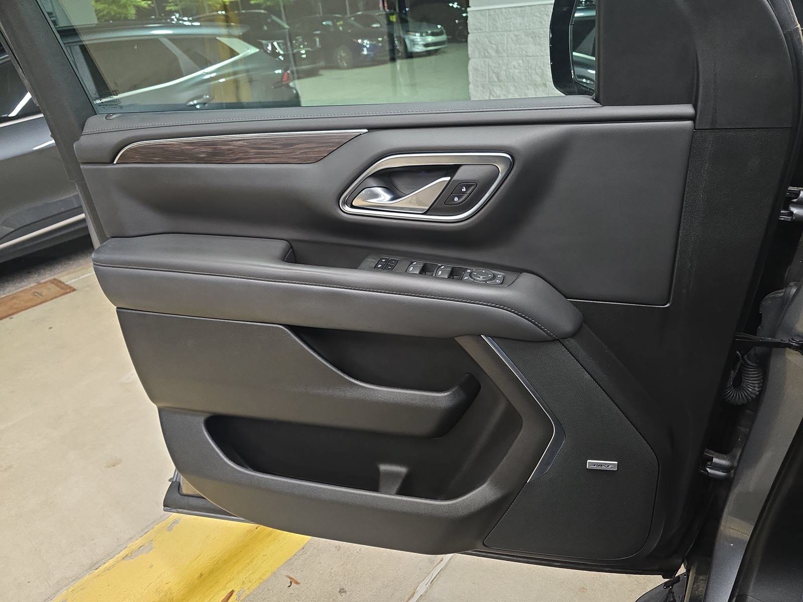Used 2022 Chevrolet Tahoe LT w/ Luxury Package AWD/4WD image 28
