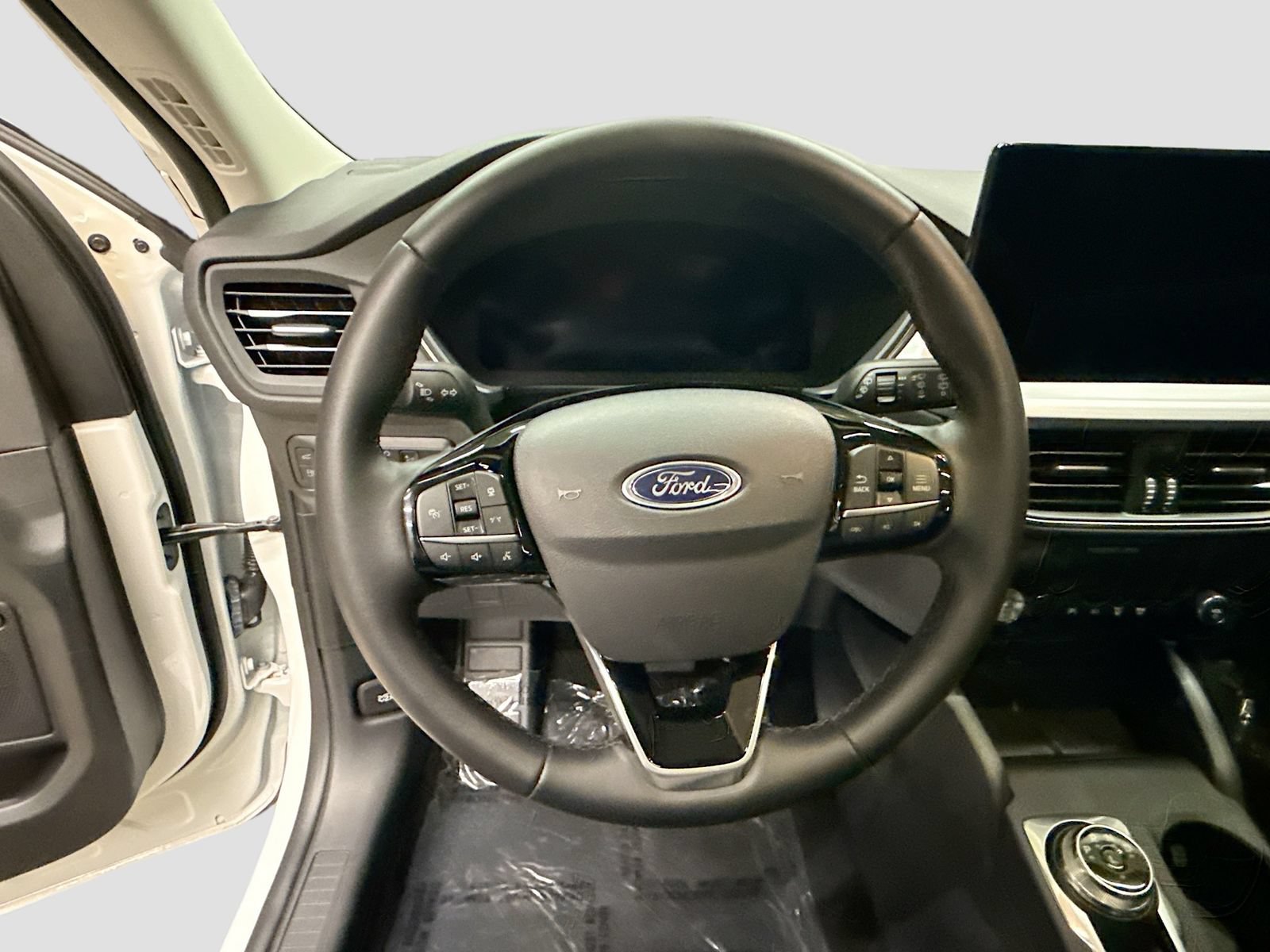 Used 2025 Ford Escape Platinum w/ Premium Technology Package AWD/4WD image 14
