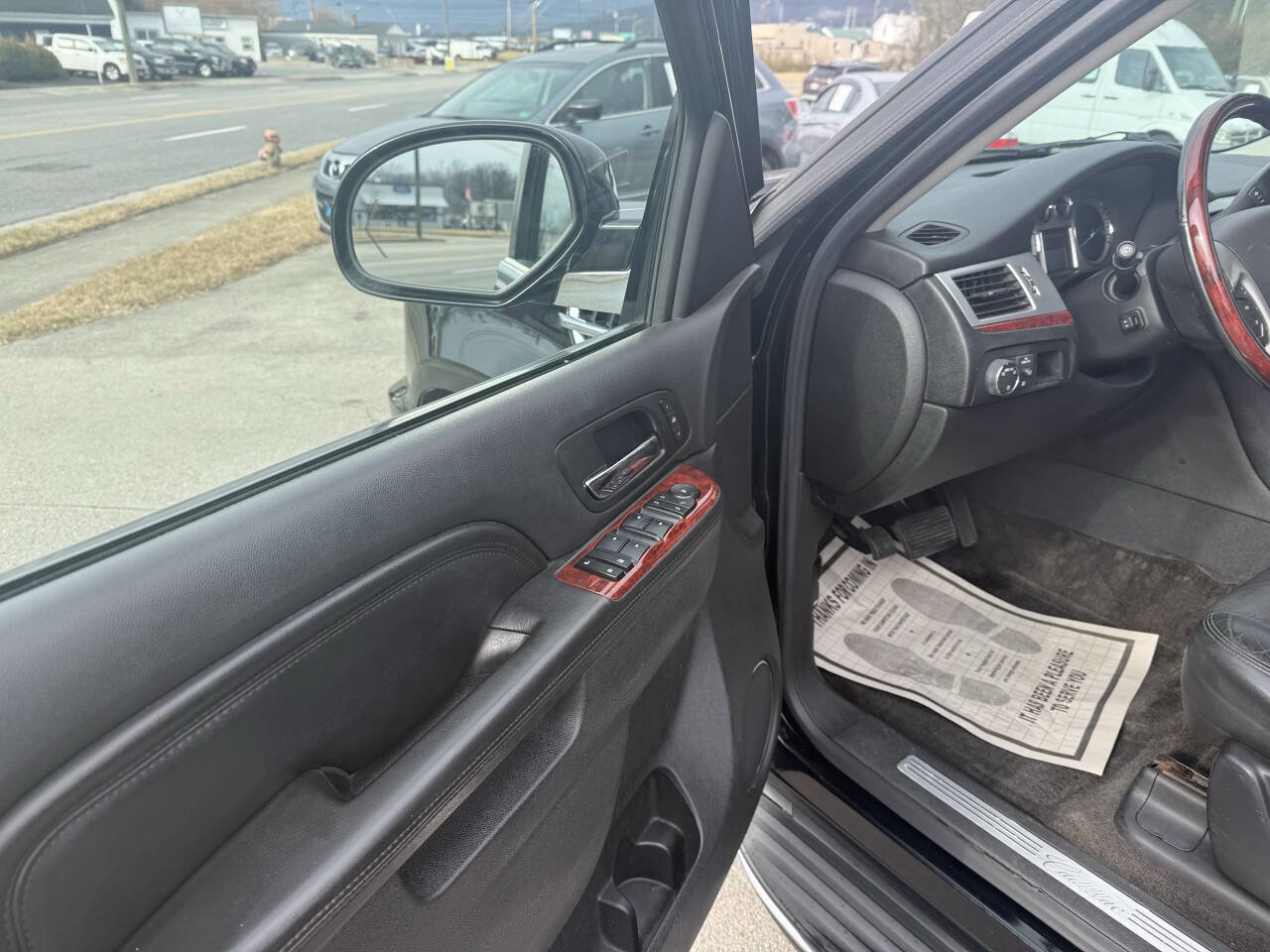 Used 2012 Cadillac Escalade Luxury image 10