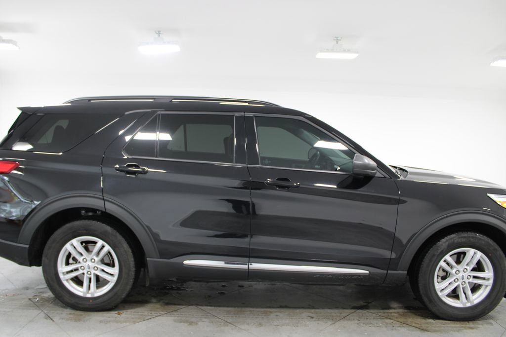 Used 2023 Ford Explorer XLT w/ Equipment Group 202A image 11