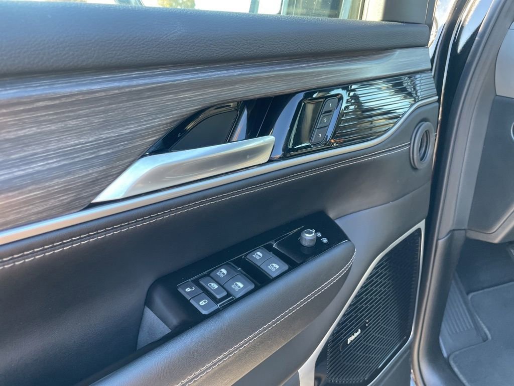 New 2024 Jeep Wagoneer L Series III w/ Premium Group I image 18