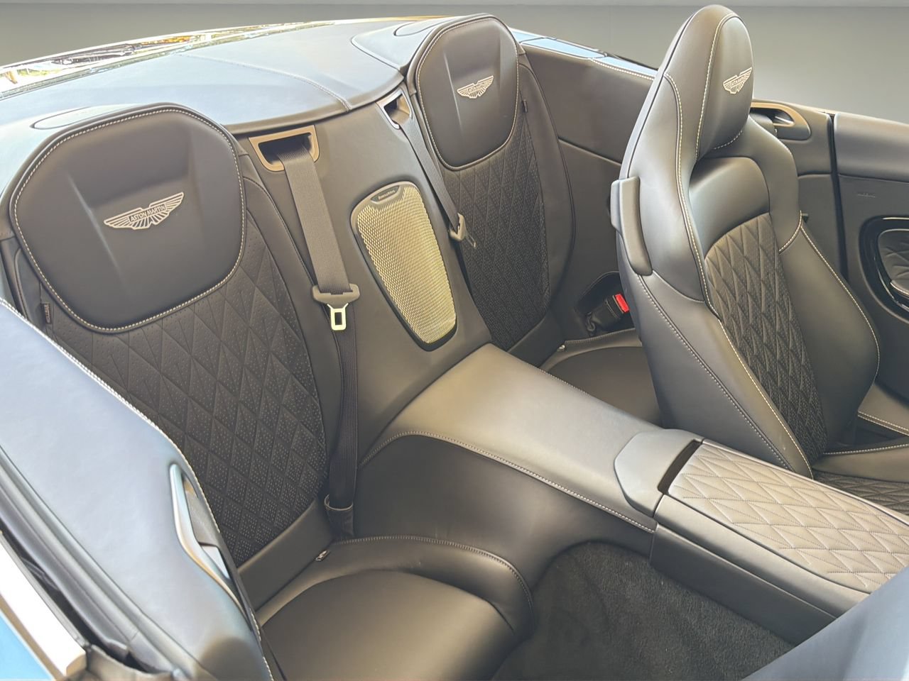 Used 2026 Aston Martin DB12 Convertible RWD image 17