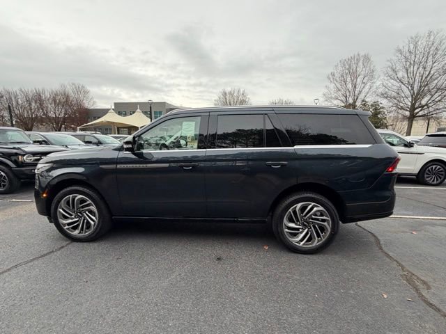 New 2025 Lincoln Navigator Reserve image 4