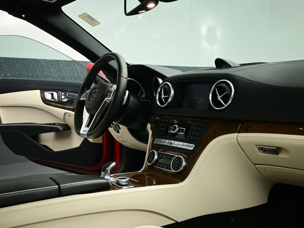 Used 2013 Mercedes-Benz SL 550 image 17