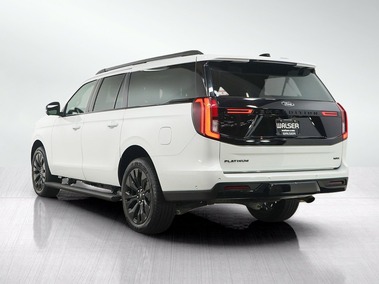 Used 2025 Ford Expedition Max Platinum w/ Stealth Appearance Package AWD/4WD image 4