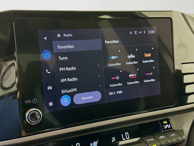 Certified 2025 Toyota Camry SE FWD image 17