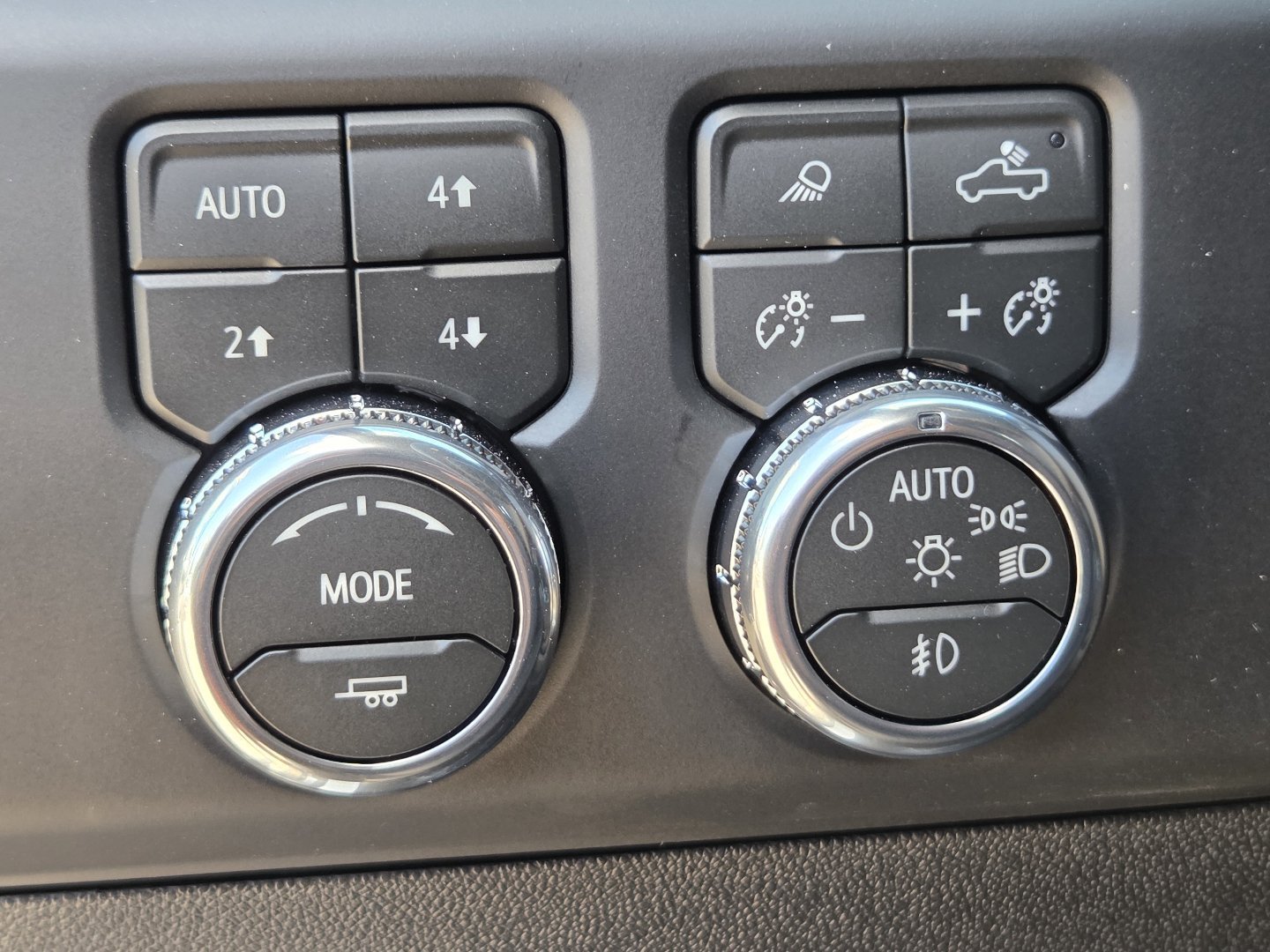 New 2026 GMC Sierra 2500 AT4 w/ Technology Package AWD/4WD image 30