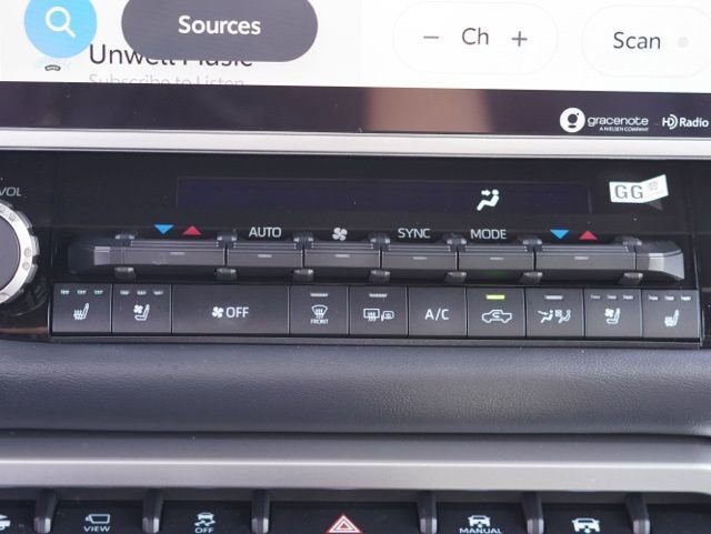 Used 2023 Toyota Tundra Platinum w/ Advanced Package image 38