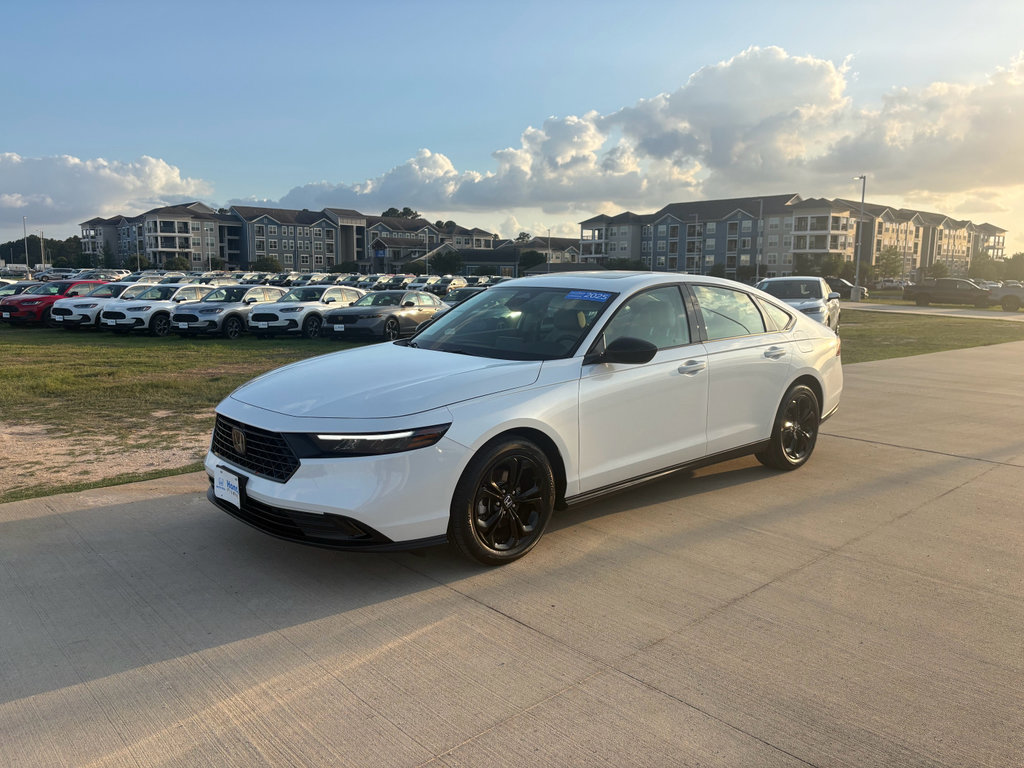 Certified 2025 Honda Accord SE image 4