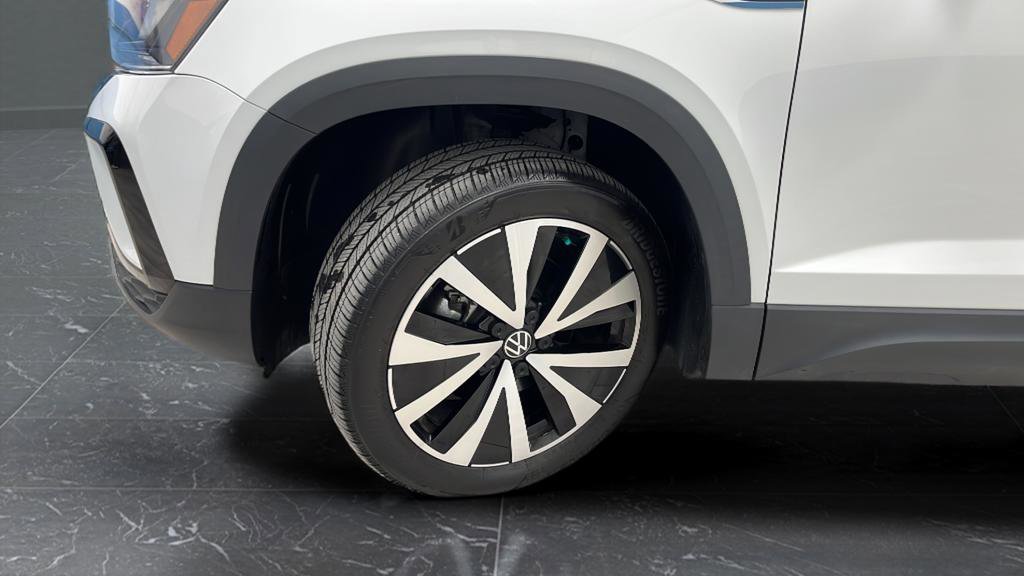 Used 2024 Volkswagen Taos SE image 31