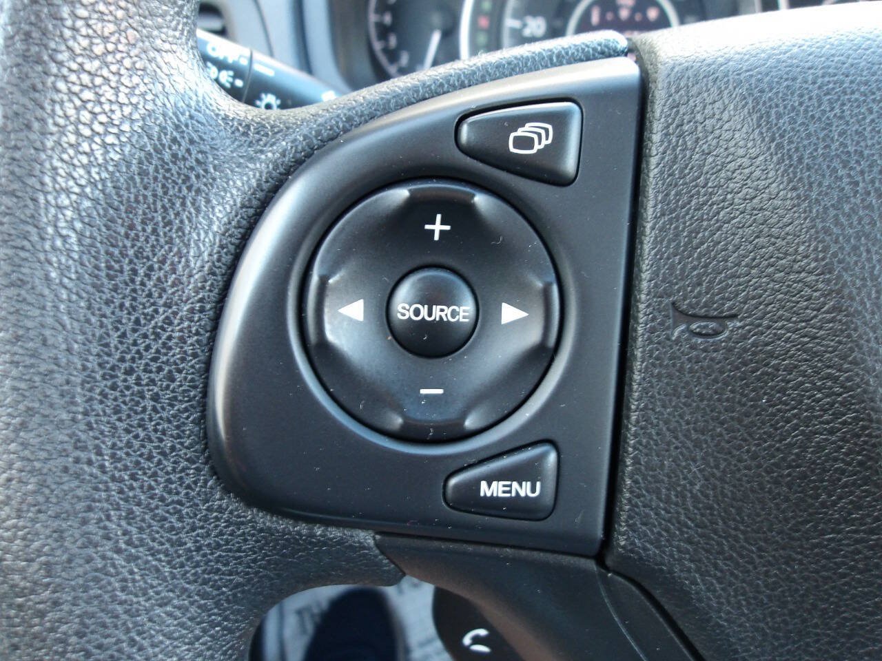 Used 2015 Honda CR-V LX image 17